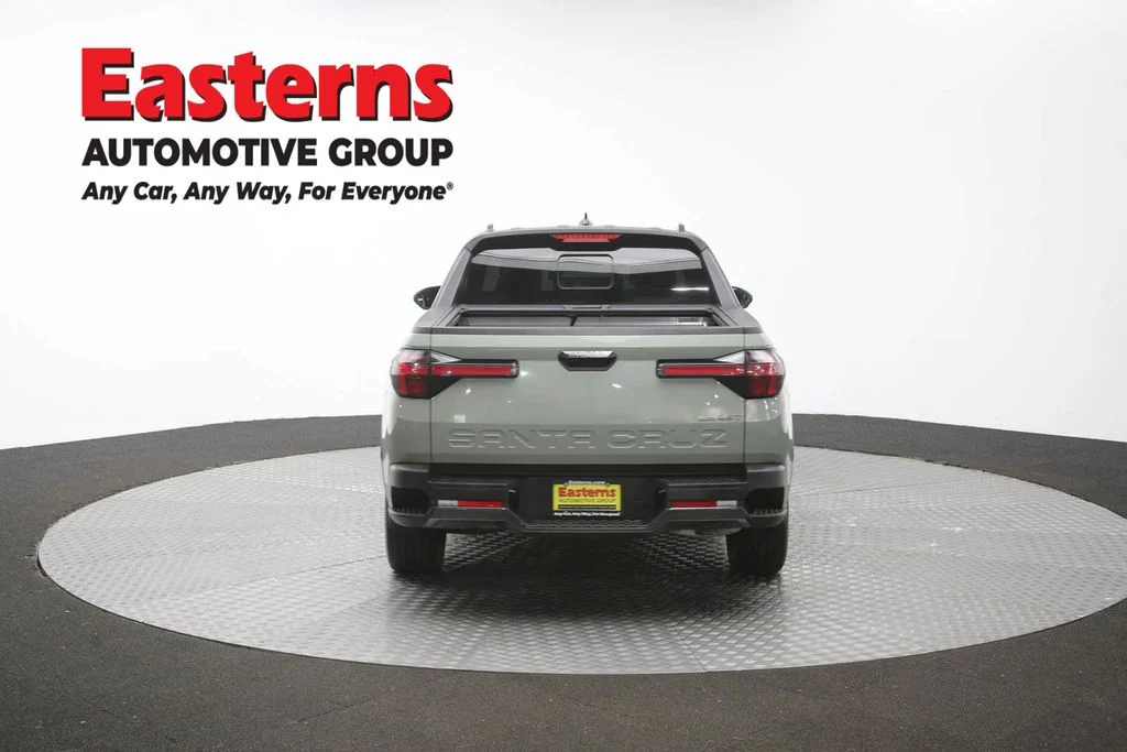 Used 2022 Green Hyundai Limited image 31