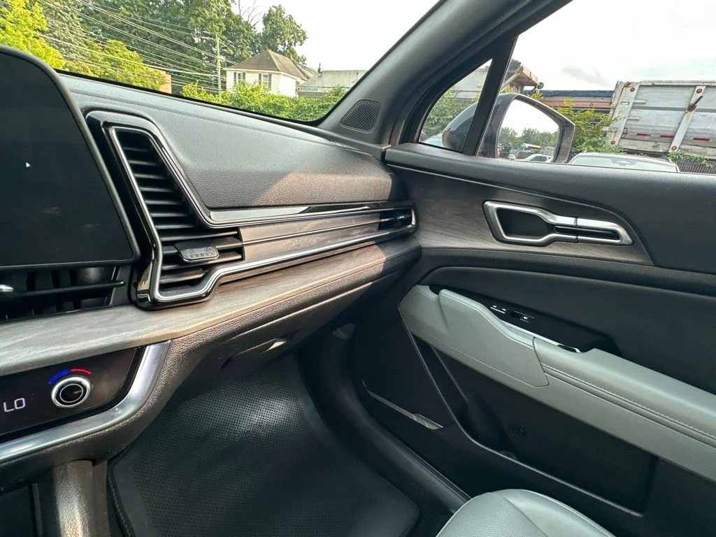 Used 2023 Black Kia X-Line image 20