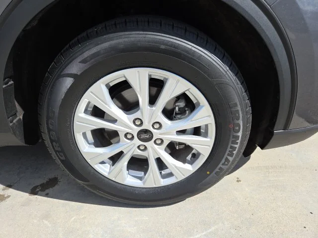 Used 2023 Gray Ford Active image 13
