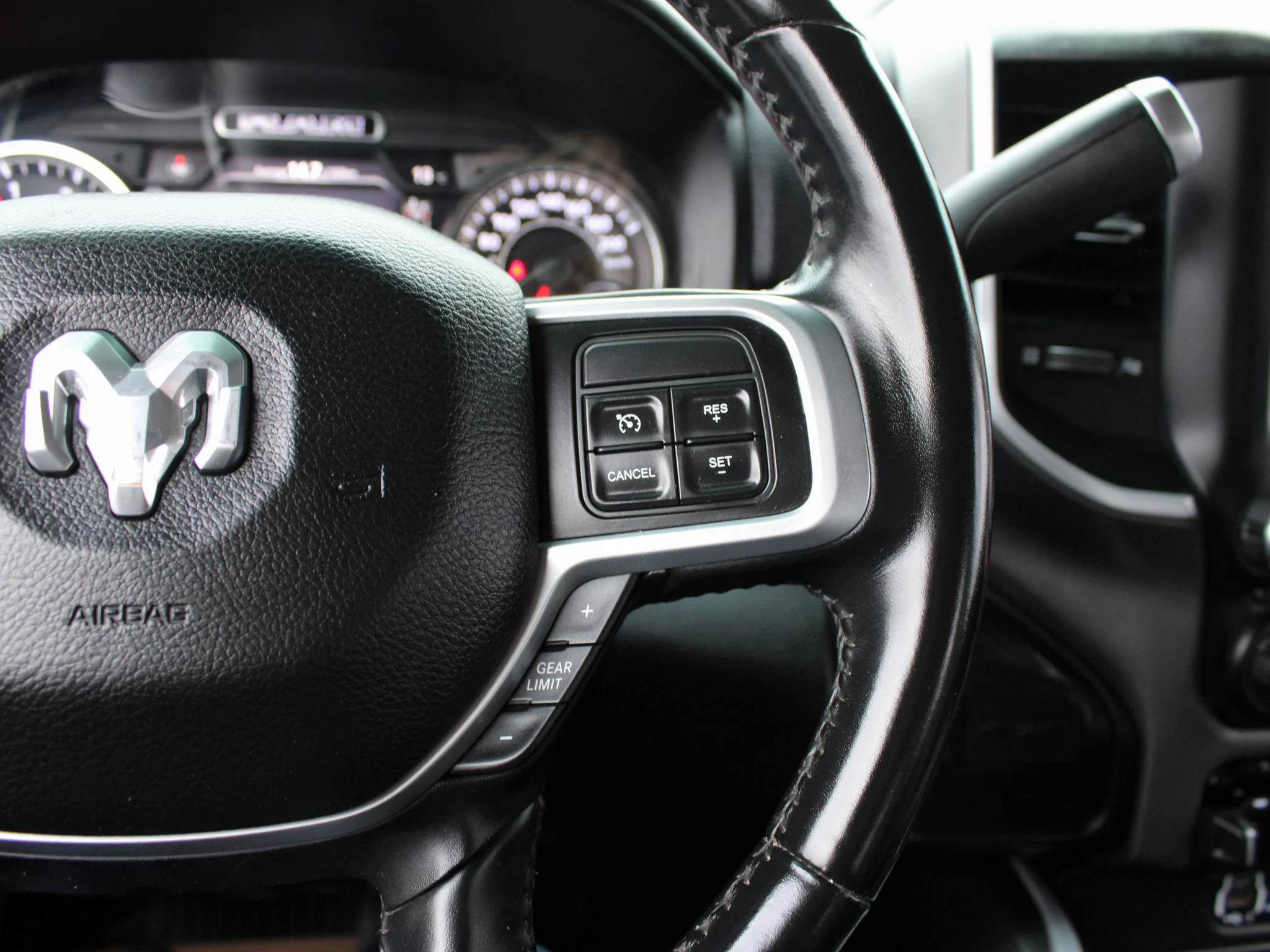 Used 2020 Blue RAM Big Horn *5th Wheel & Gooseneck | Apple CarPlay | Alpine | Cummins | Heated Seats image 20