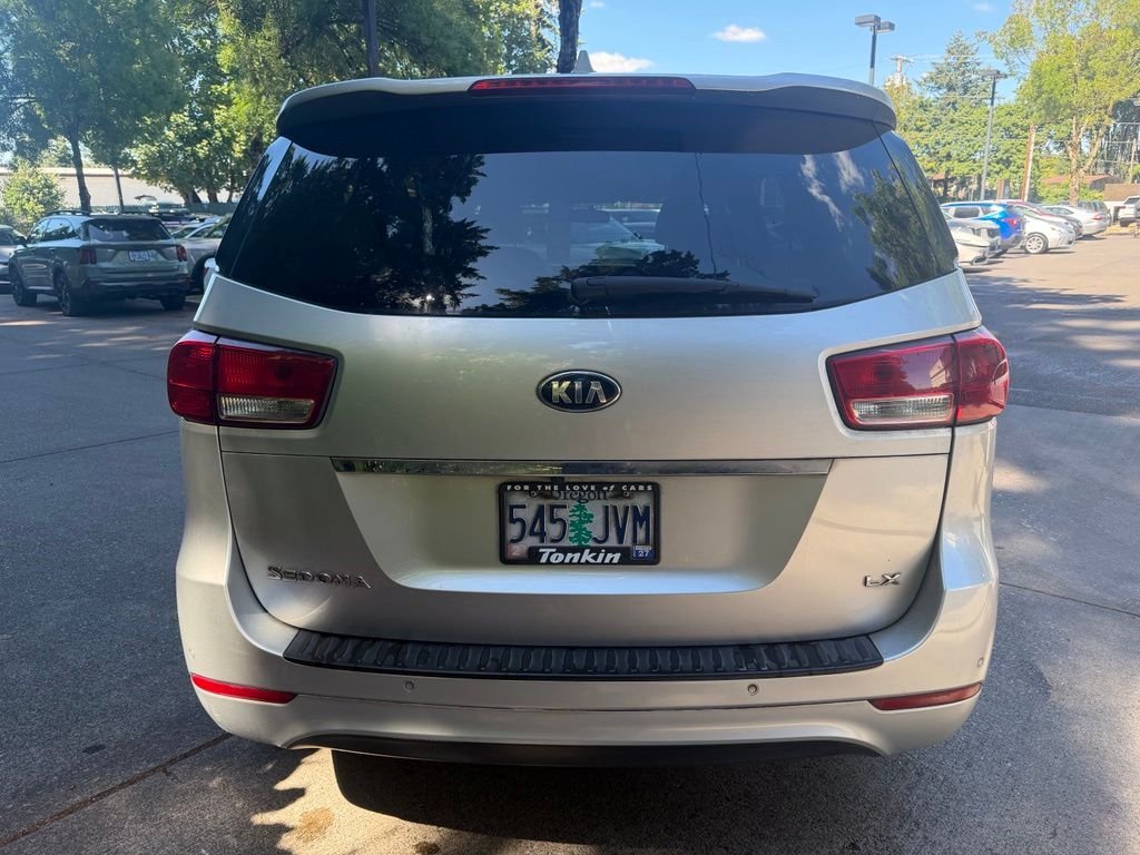Used 2016 Bright Silver Metallic Kia LX image 5