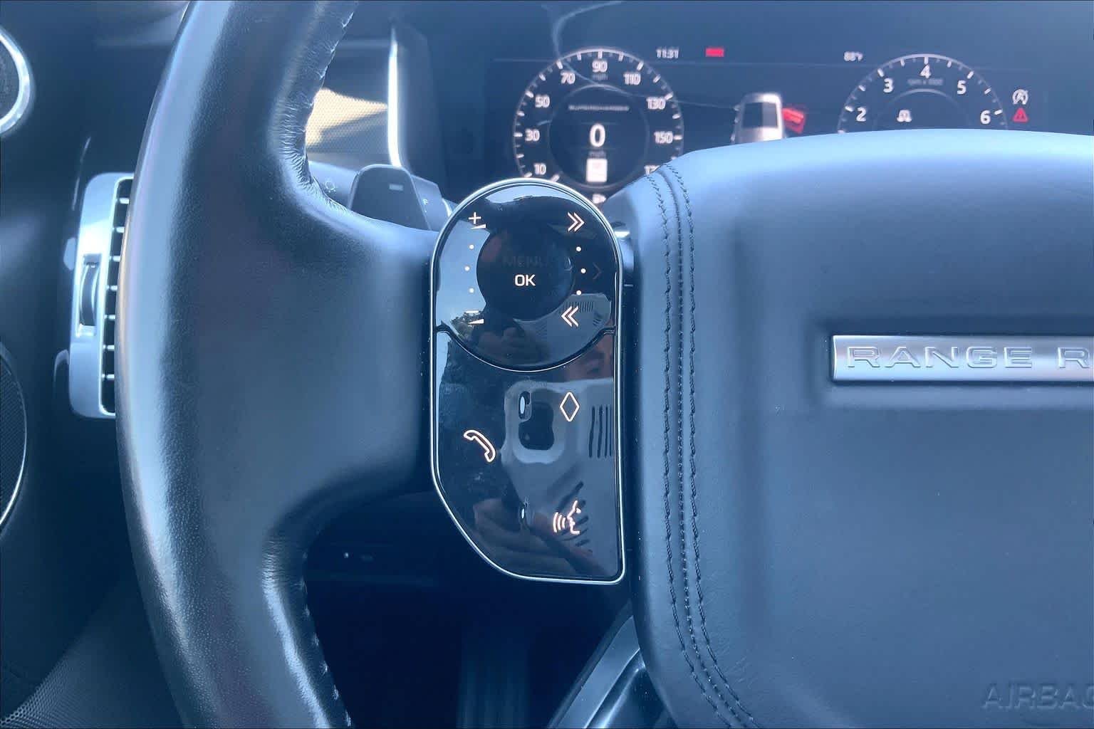 Used 2018 Santorini Black Metallic Land Rover  image 23