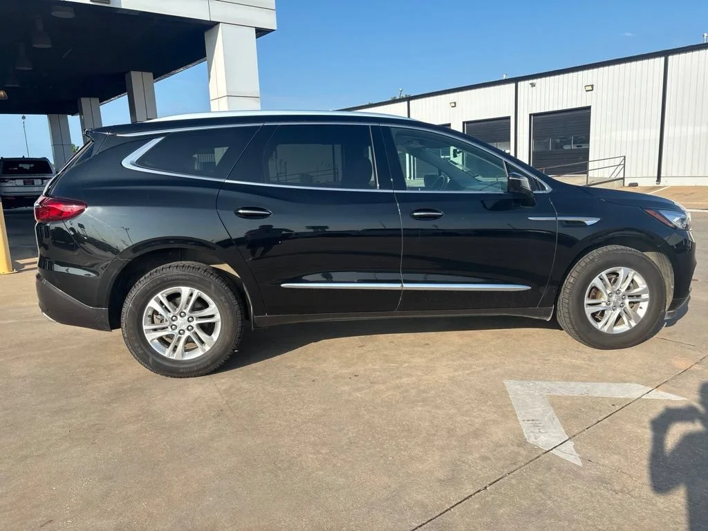Used 2020 Includes Spectra Gray lower exterior accent color.) Buick Essence image 6