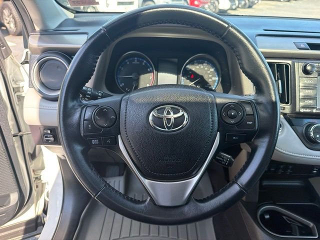 Used 2018 Super White Toyota XLE image 14