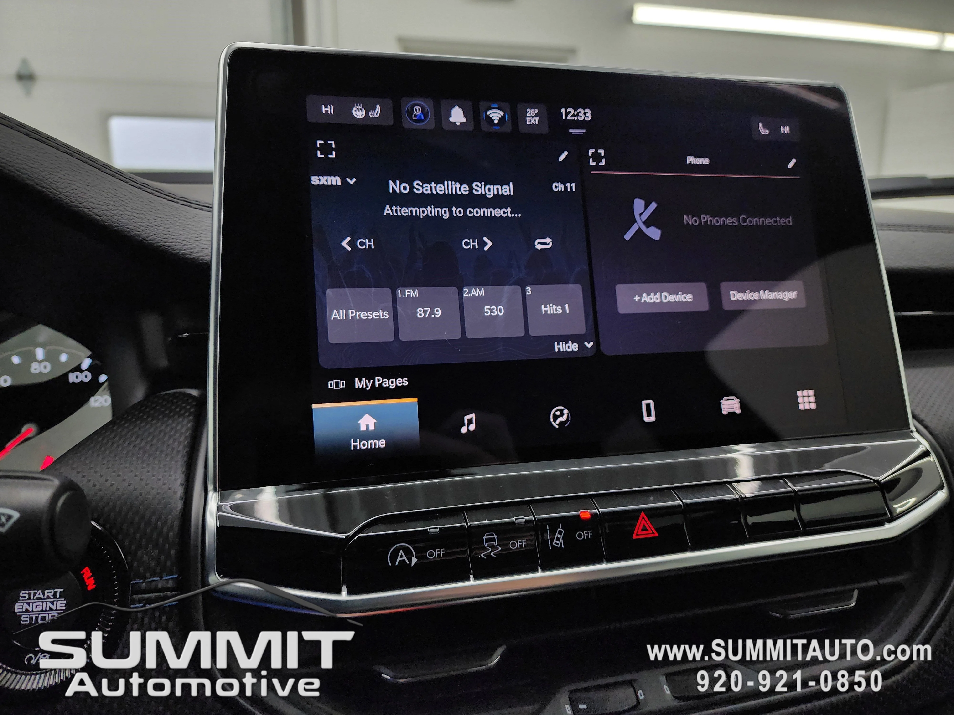 New 2026 Diamond Black Crystal Pearl-Coat Exterior Paint Jeep Latitude image 49