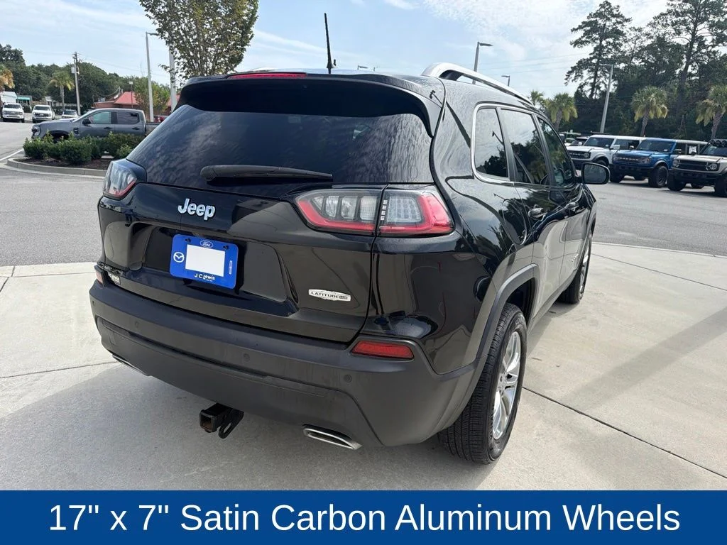 Certified Used 2021 Diamond Black Jeep Latitude Lux image 11