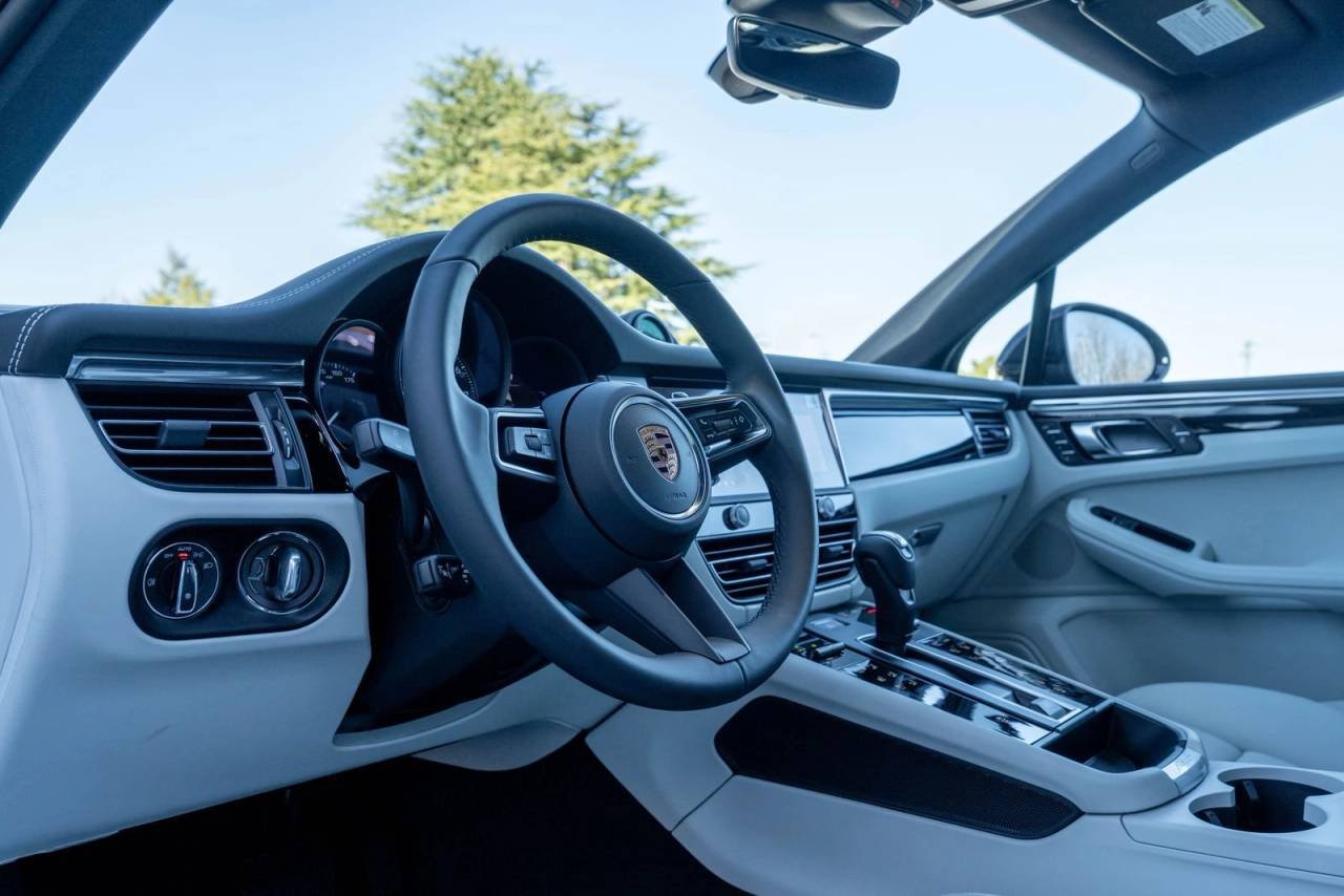 Used 2026  Porsche  image 4
