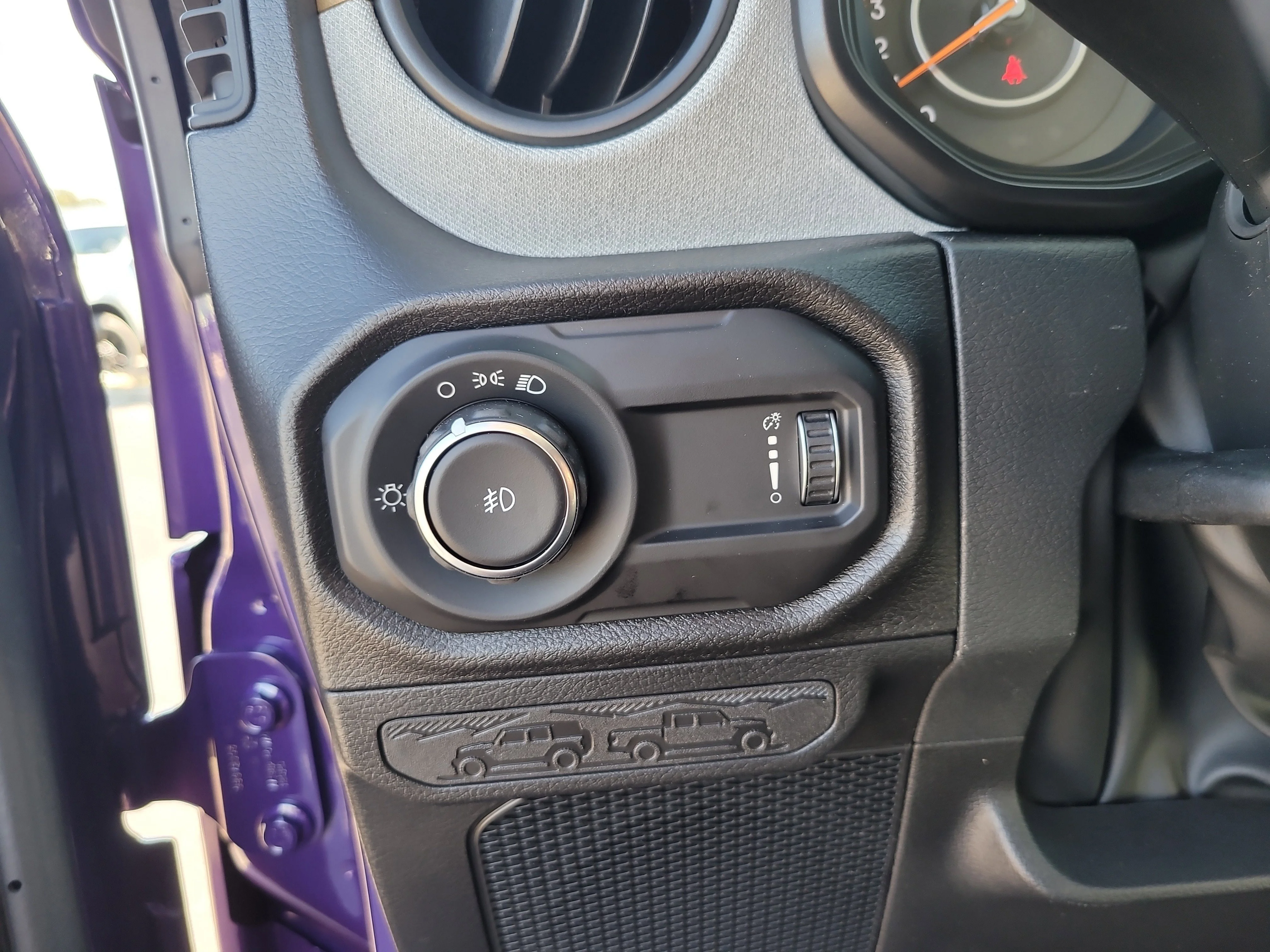 New 2026 Reign Jeep Sport image 21