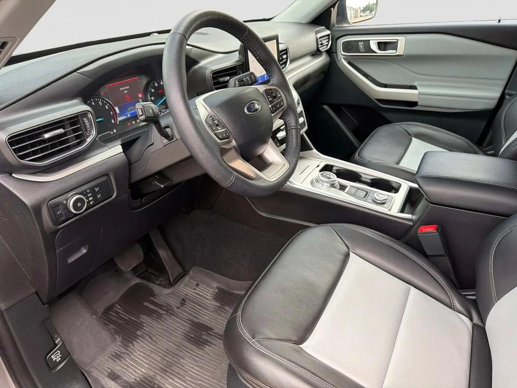 Used 2024 Gray Ford XLT image 22