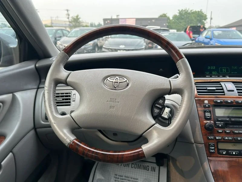 Used 2004 Gray Toyota XLS Sedan 4D image 43