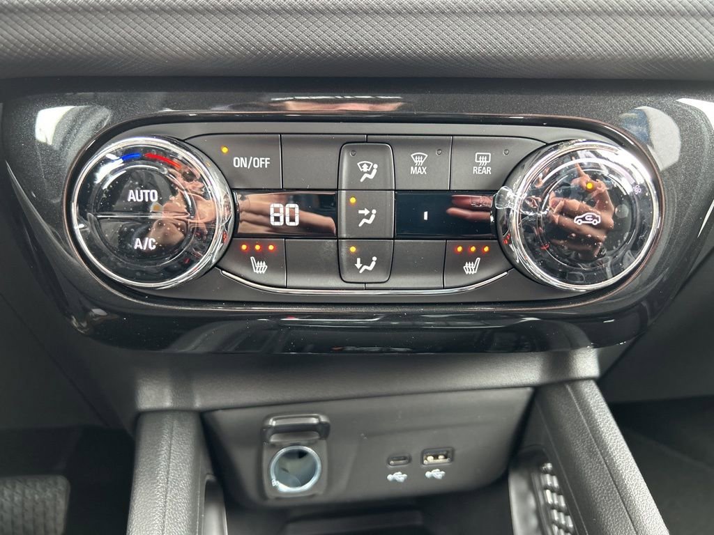 New 2026 Mosaic Black Metallic Chevrolet LT image 33