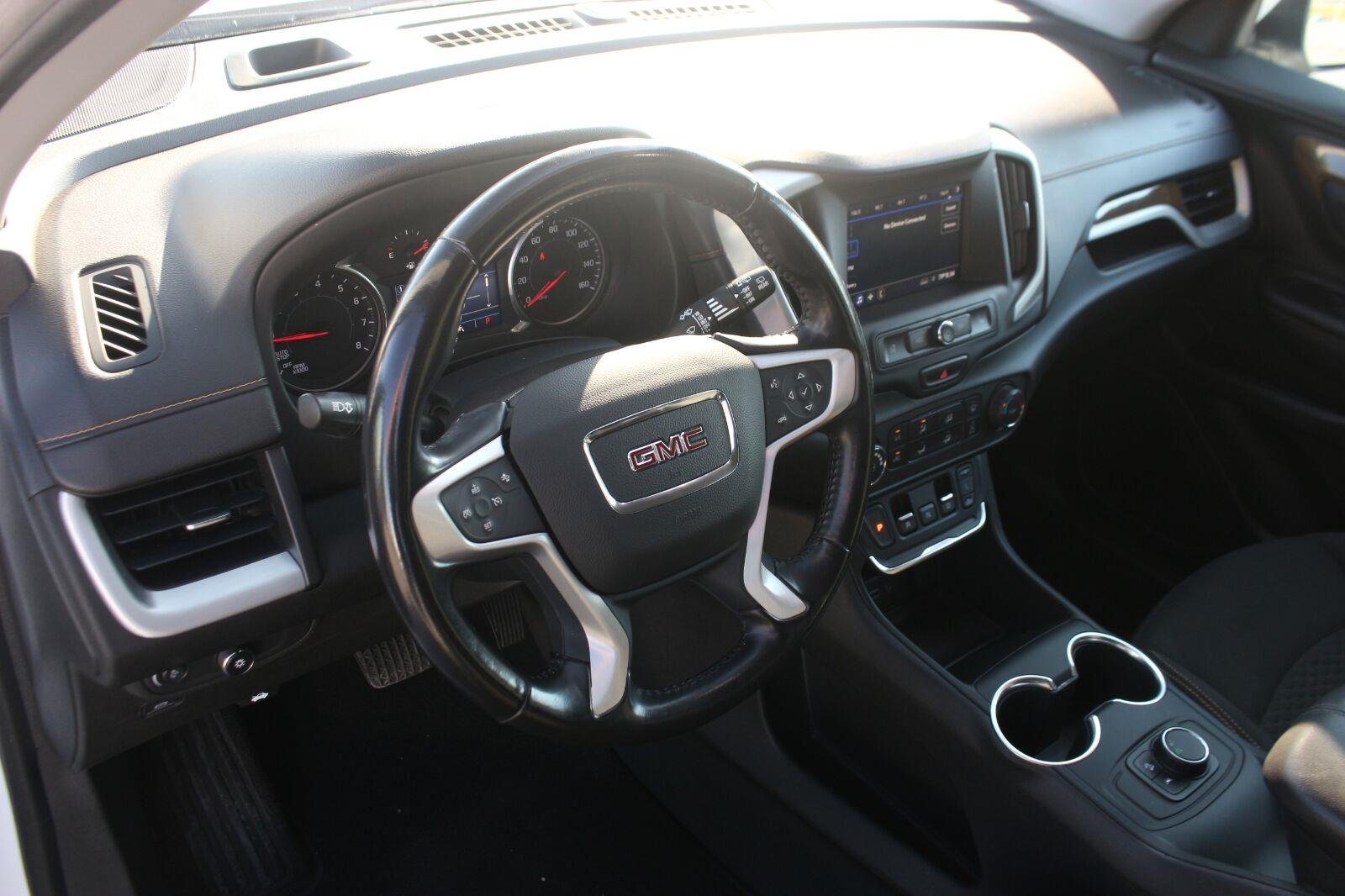 Used 2020 SUMMIT WHITE GMC SLE image 15