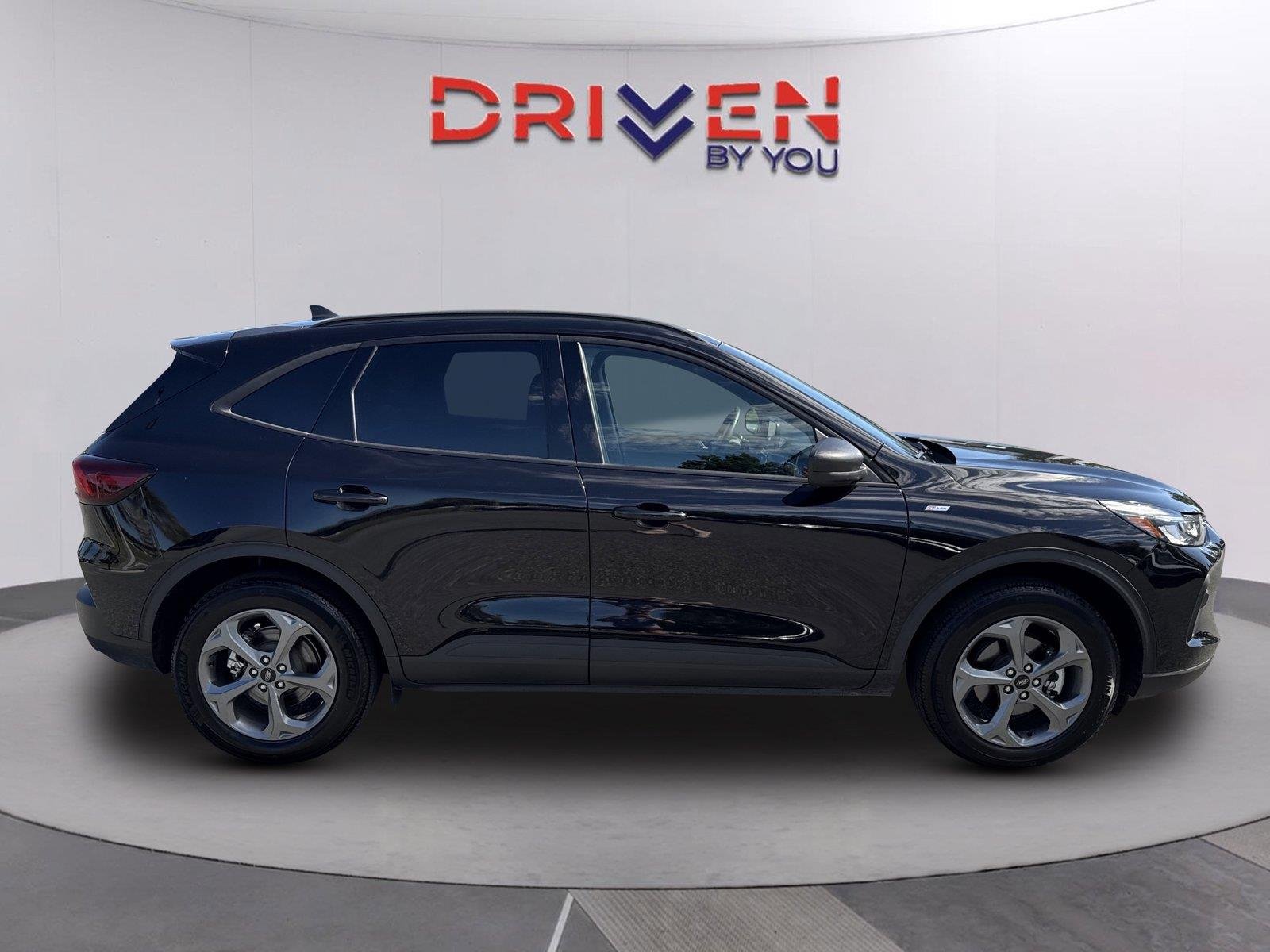 Used 2025 Agate Black Ford ST-Line image 2