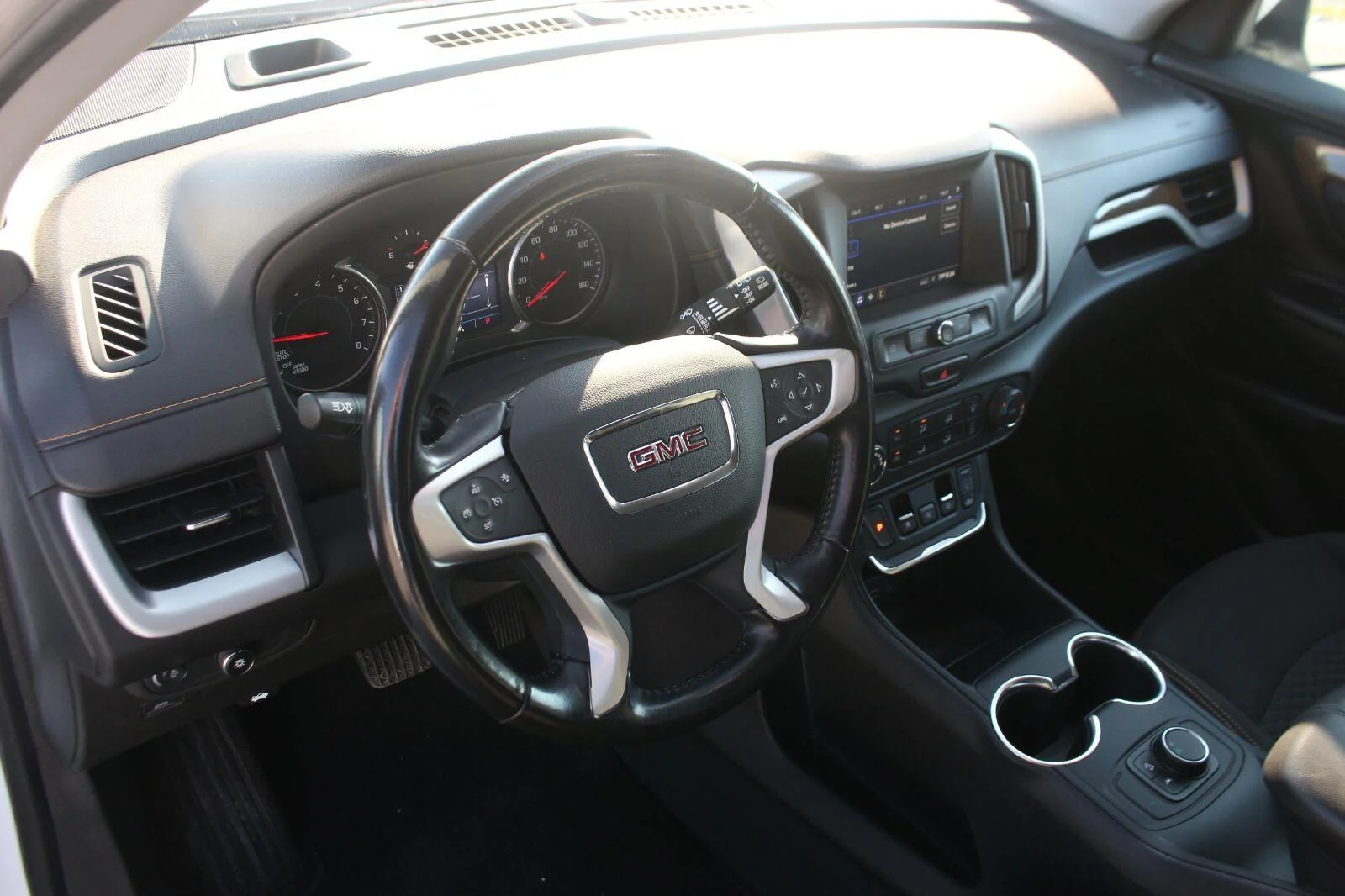 Used 2020 SUMMIT WHITE GMC SLE image 15