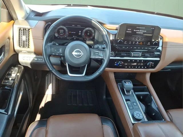 Used 2024 White Nissan Platinum image 13