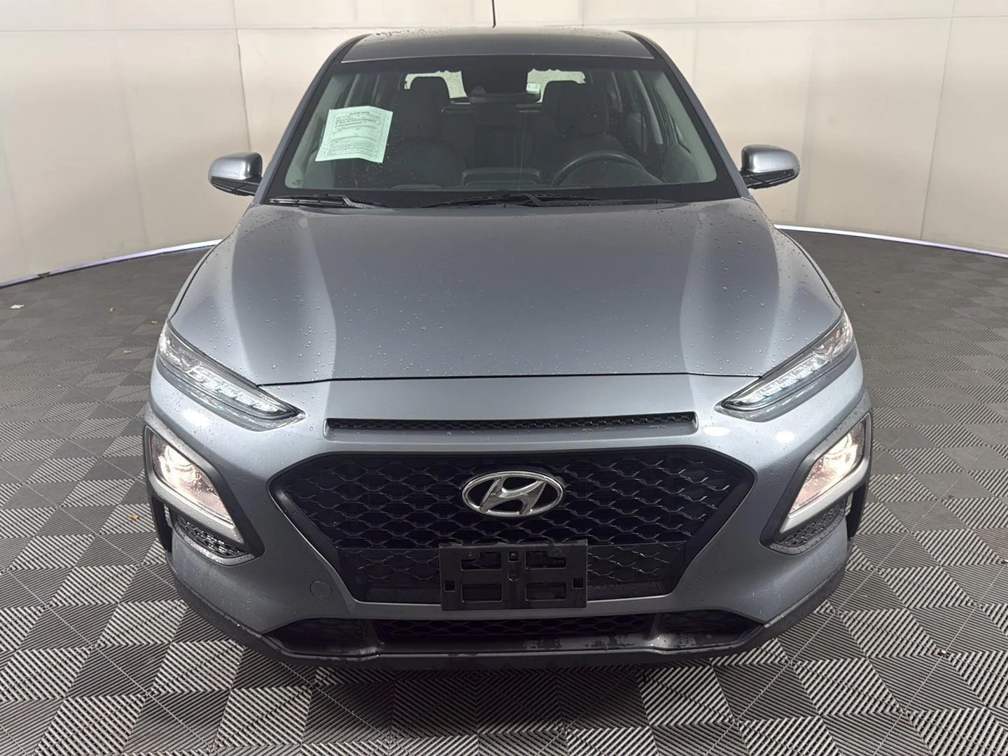 Used 2020 Sonic Silver Hyundai SE image 3