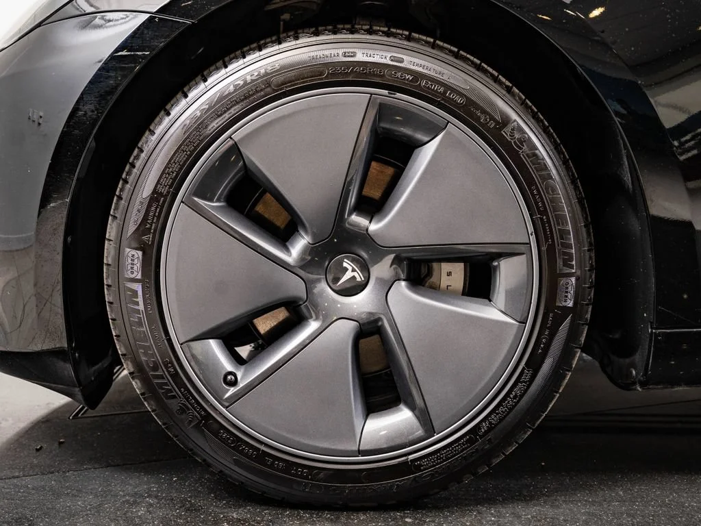 Used 2023 Black Tesla  image 13