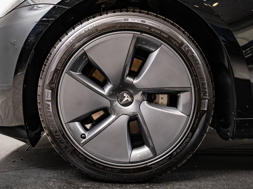 Used 2023 Black Tesla  image 13