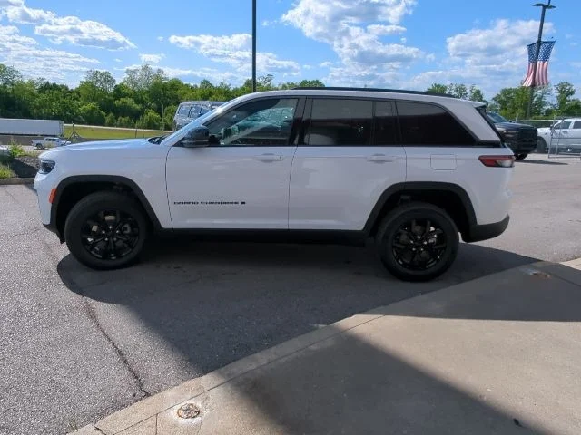 New 2026 White Jeep Altitude image 28