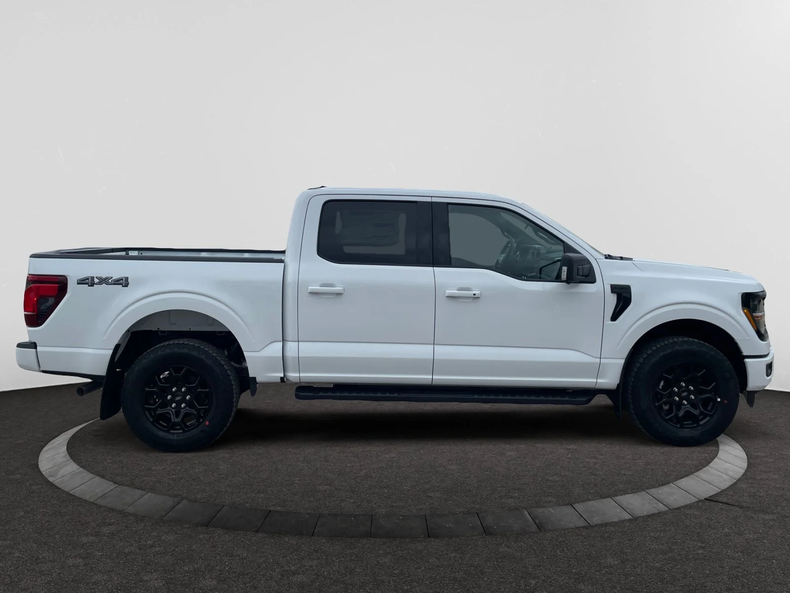 New 2026 Oxford White Ford XLT image 6