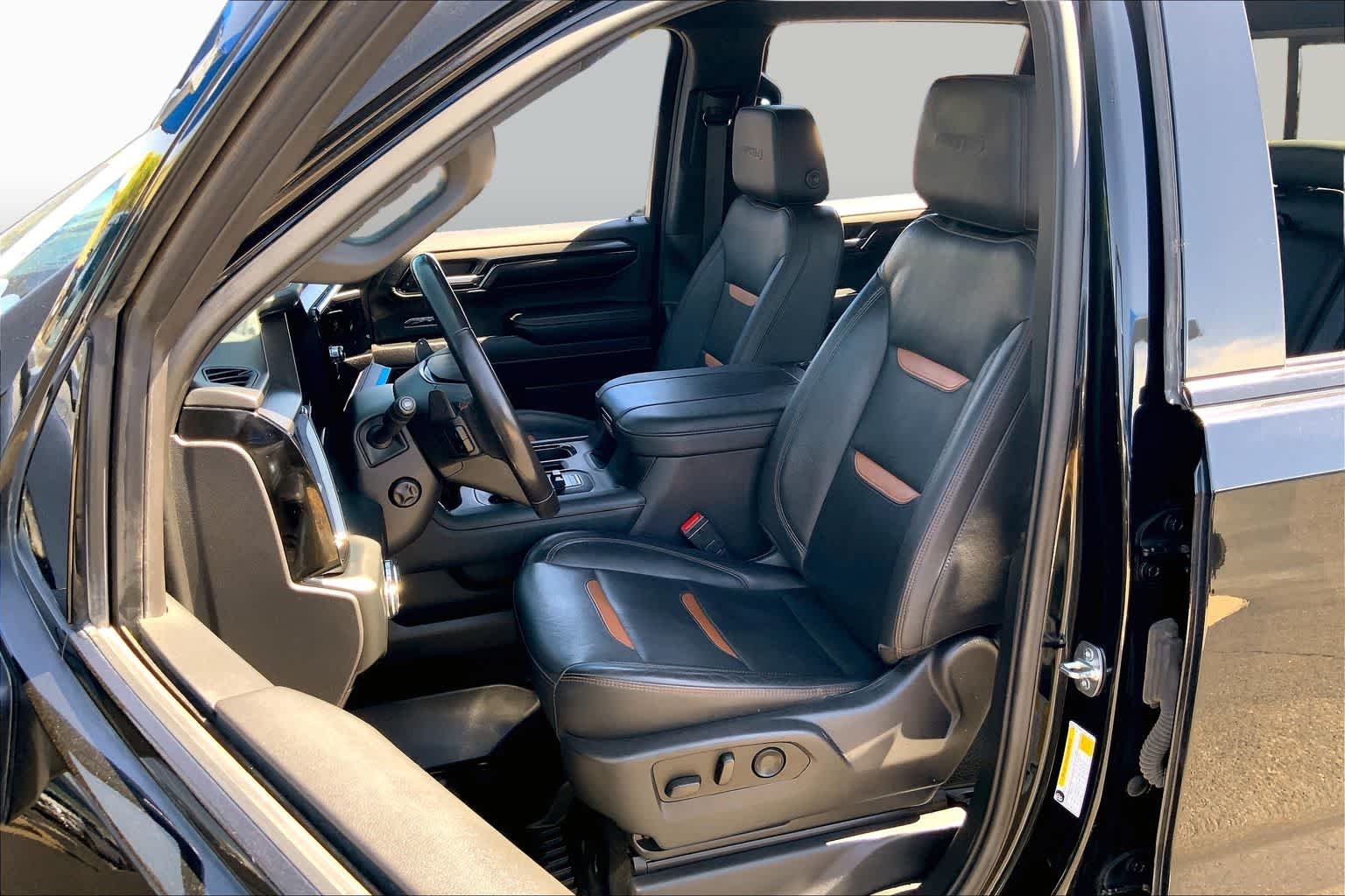 Used 2023 Onyx Black GMC AT4 image 8