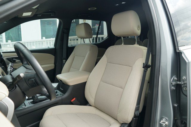 Used 2023 Sterling Gray Metallic Chevrolet LT Cloth image 18