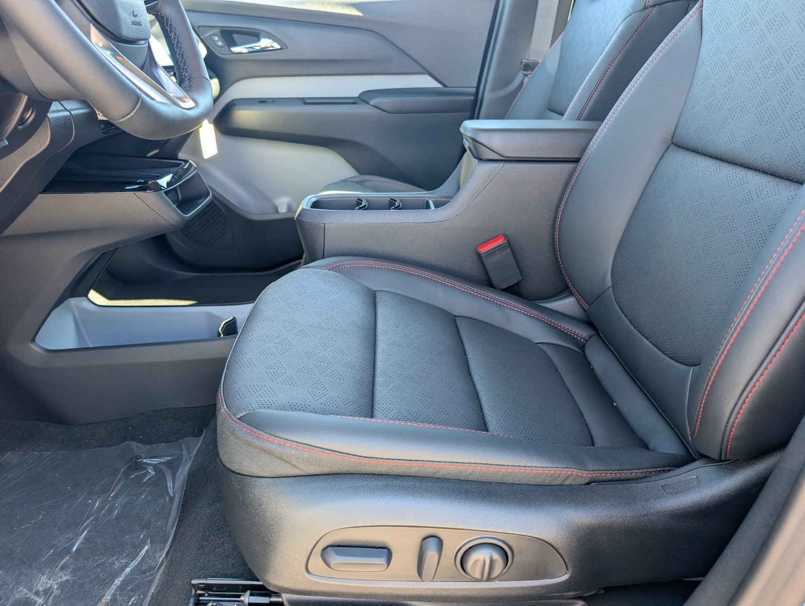 2027 Chevrolet Bolt RS - Photo 7