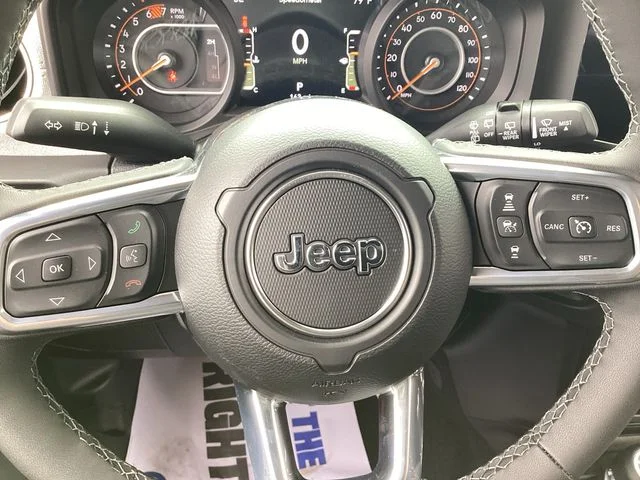 New 2026 Tuscadero Pearlcoat Jeep 4-DOOR SAHARA image 13