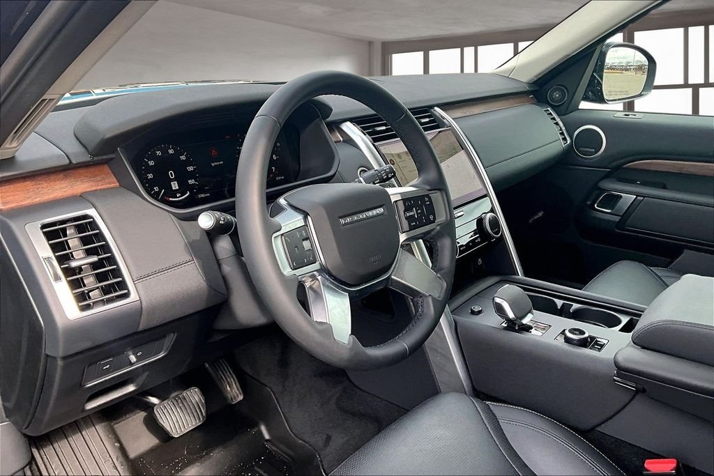 Used 2024 Black Land Rover S image 13