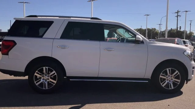 Used 2023 White Ford Limited image 2