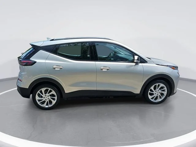 Used 2023 Silver Chevrolet LT image 6