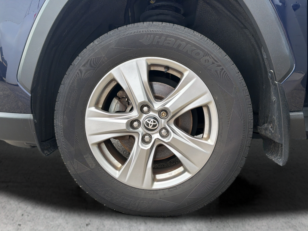 Used 2022 Blue Toyota XLE image 9
