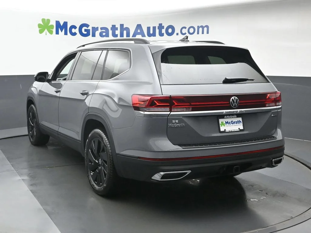 Used 2026  Volkswagen 2.0T SE w/Technology image 32