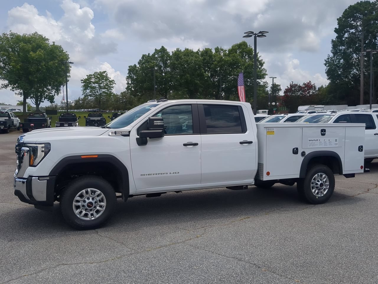 New 2026 Summit White GMC Pro image 5
