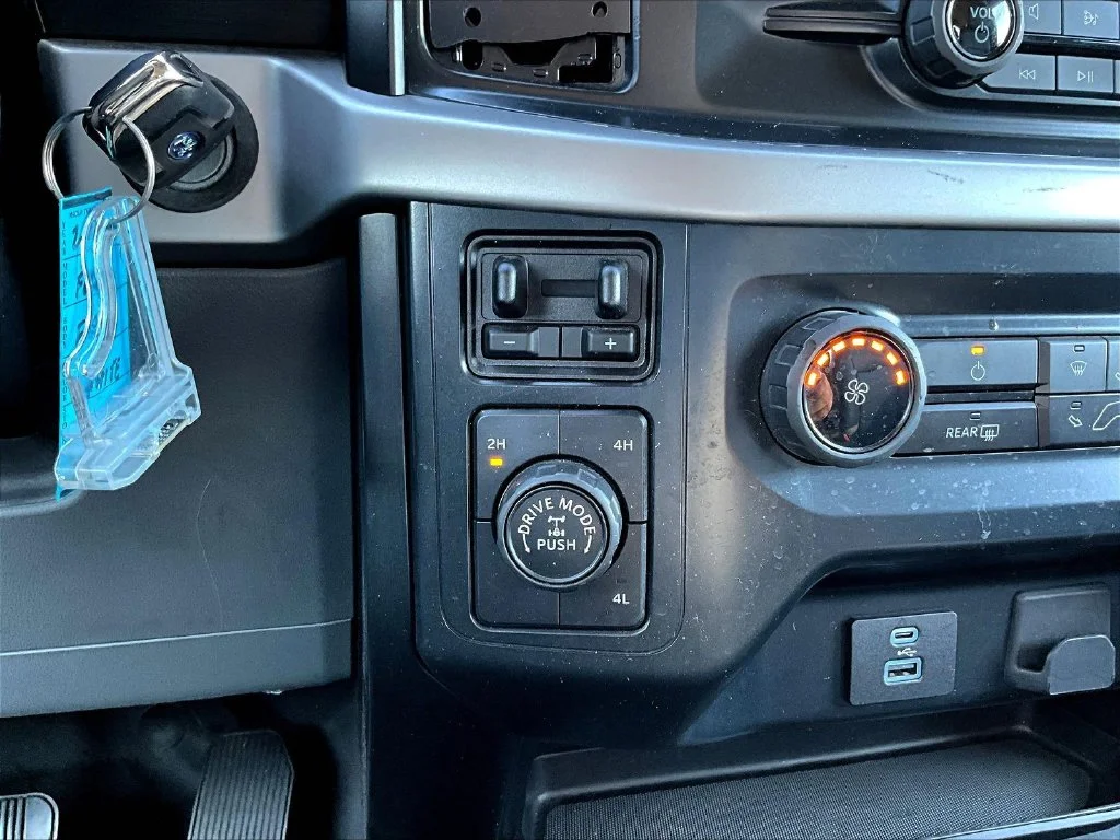 Used 2022 Oxford White Ford XL image 17