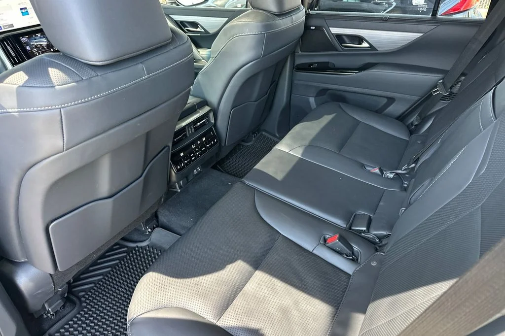 2026 Lexus LX 600 F-Sport - Photo 12