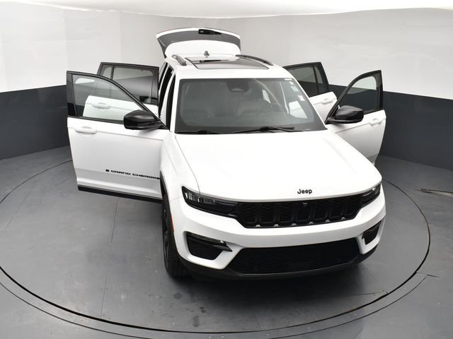 Used 2024 White Jeep Limited image 26