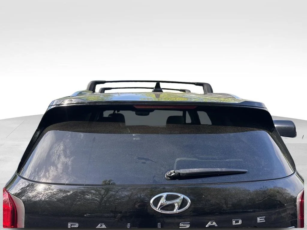 Used 2022 Black Hyundai SEL image 11