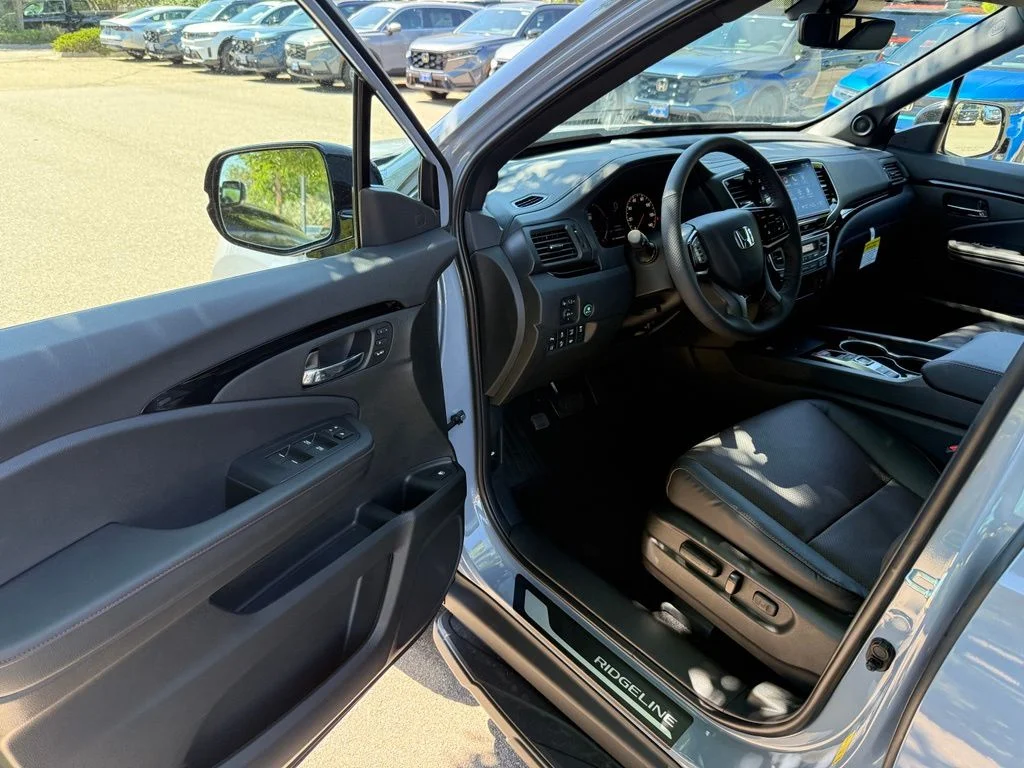 New 2026 Sonic Gray Pearl Honda Black Edition image 12