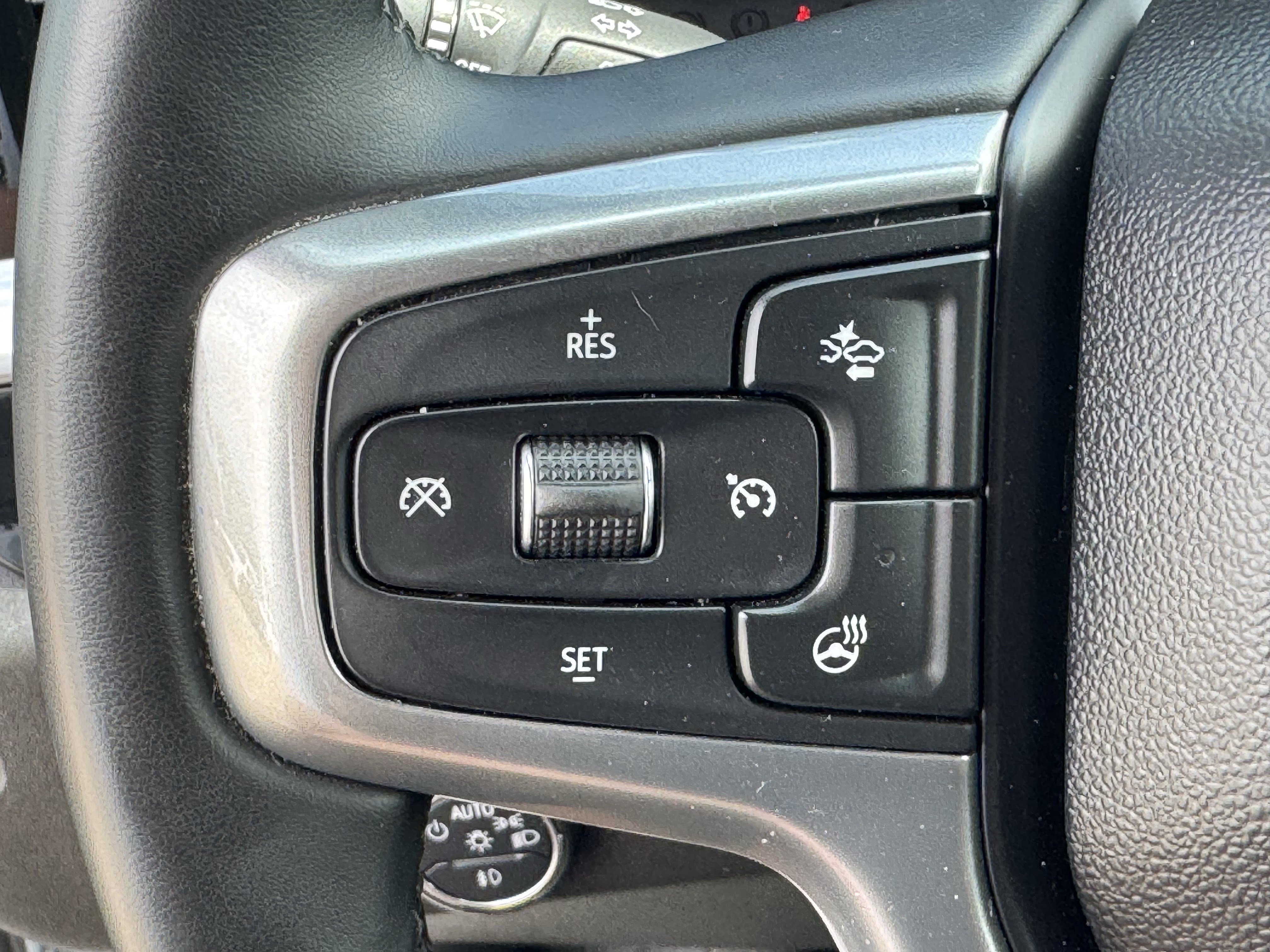 Used 2025 Summit White Chevrolet LT image 23