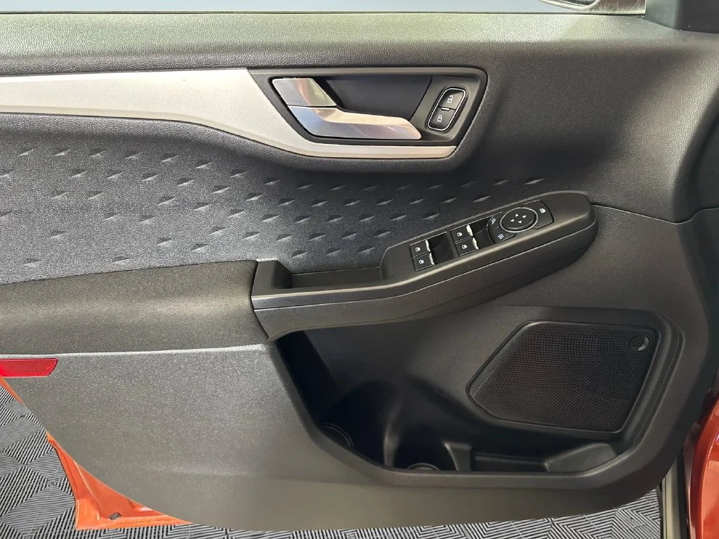 Used 2020 Orange Metallic Ford SE image 17