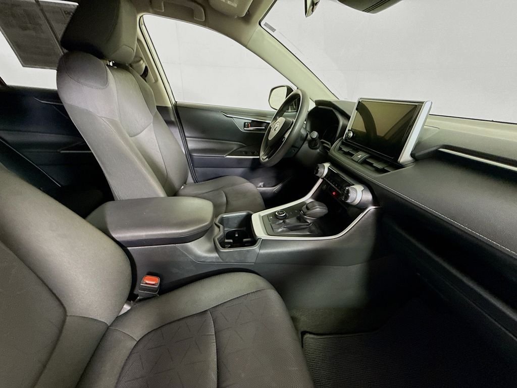 Used 2025 Silver Sky Metallic Toyota Hybrid XLE image 26