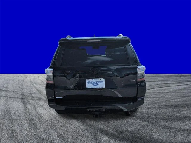 Used 2022 Black Toyota SR5 Premium image 5