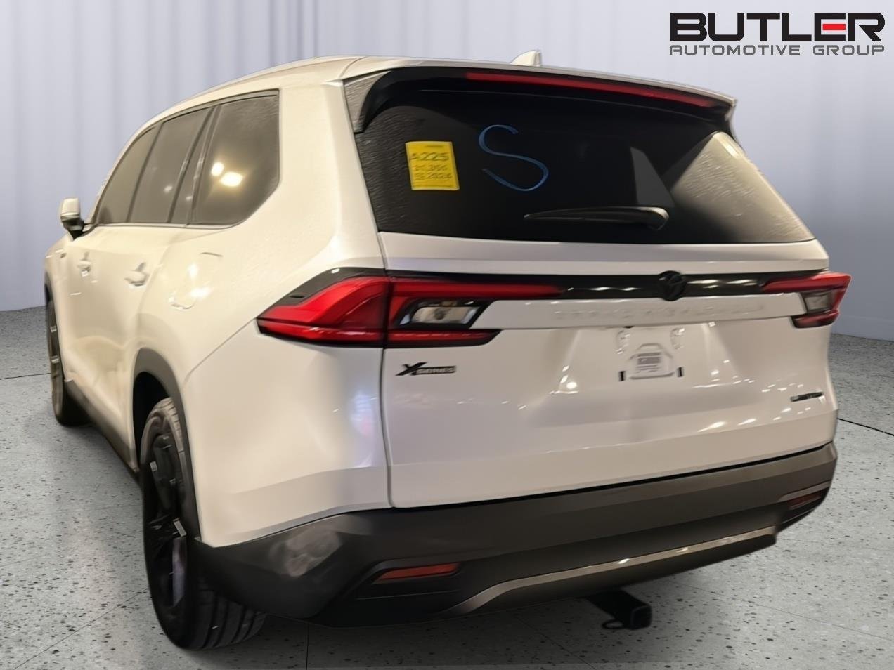 Used 2024 Wind Chill Pearl Toyota Limited image 10