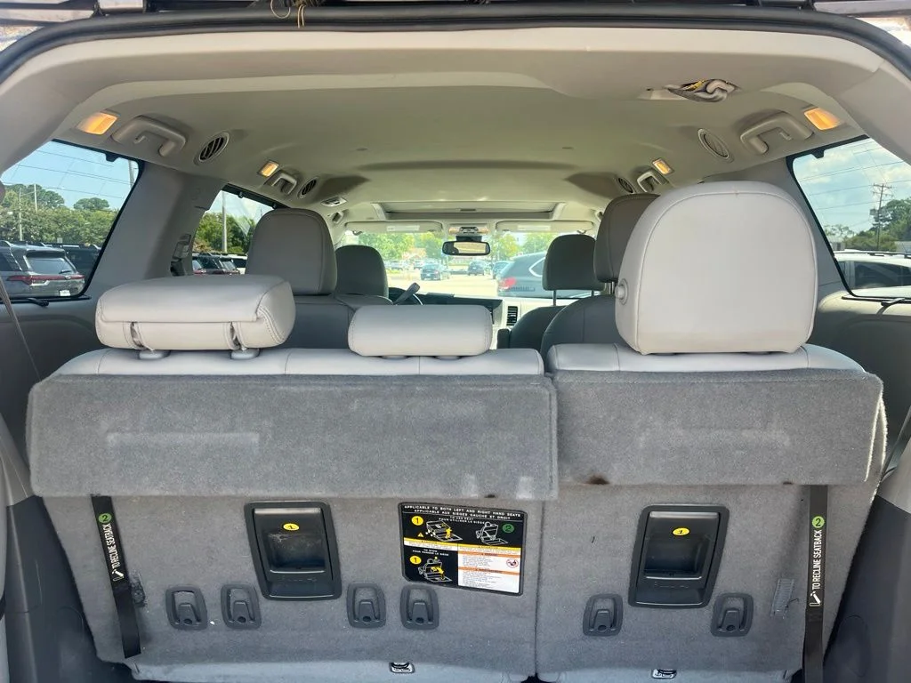 Used 2020 Gray Toyota XLE image 9
