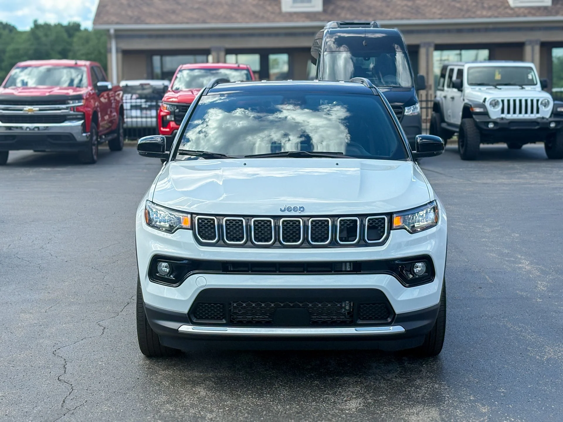 Used 2023 White Jeep Limited image 4