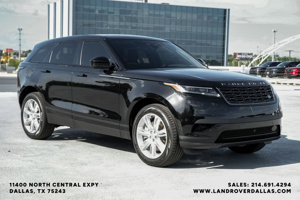 New 2026 Santorini Black Metallic Land Rover S image 4