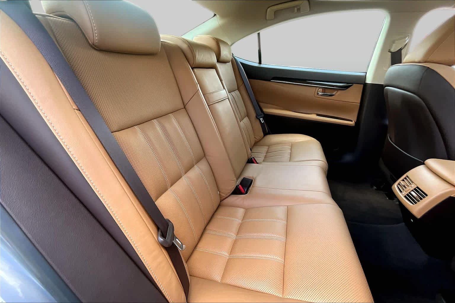 Used 2016 Nebula Gray Pearl Lexus  image 20