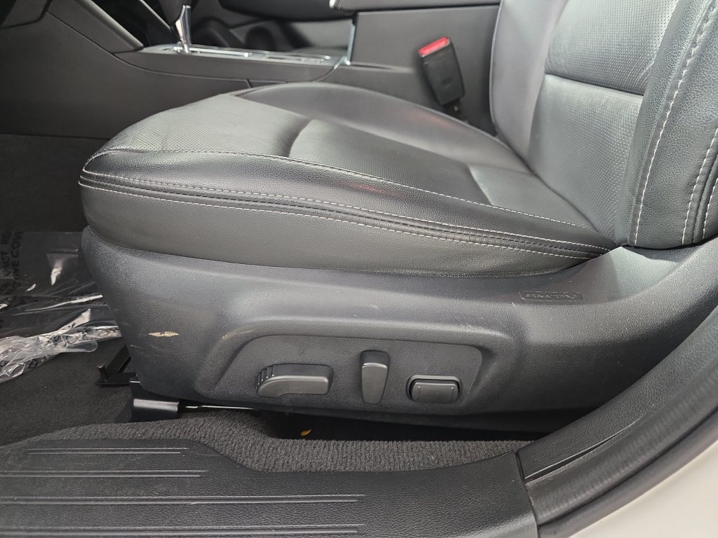 Used 2015 Crystal White Pearl Subaru 2.5i image 31