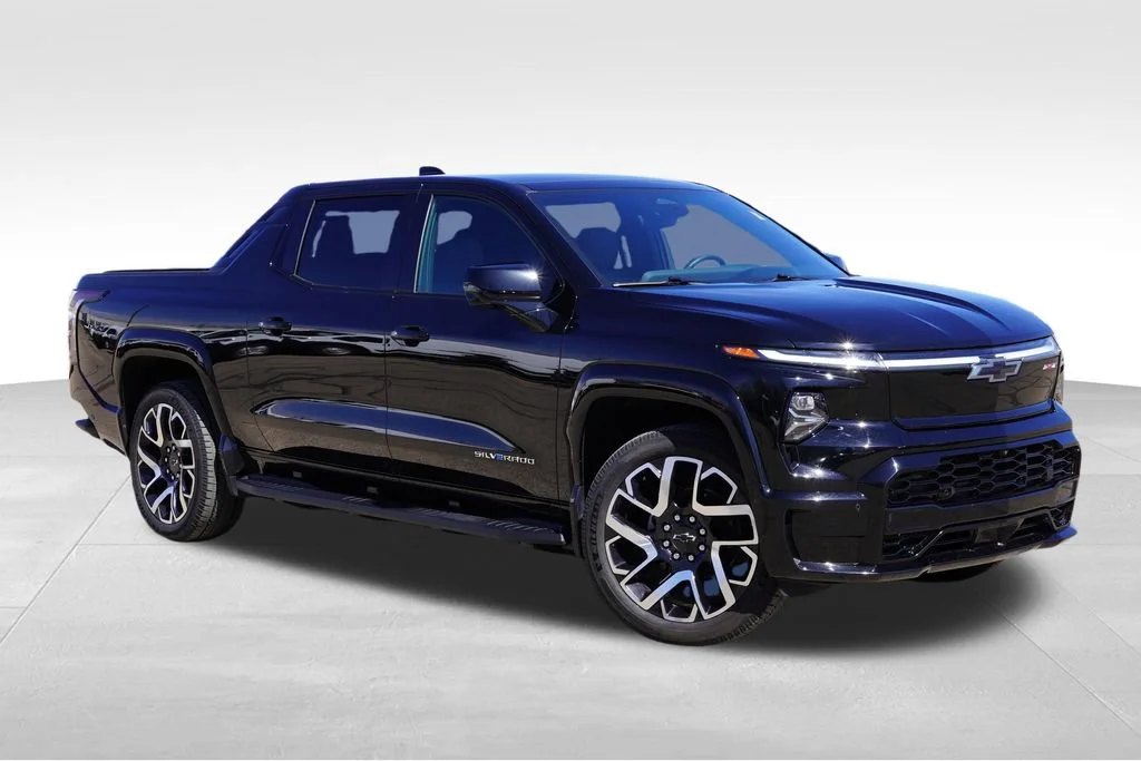 2025 Chevrolet Silverado EV RST Max Range's photo